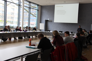 Teilnehmende der Auftakttagung des Forums Bildungsarbeit in Celle am 10. Dezember 2012 (Foto: SnG)